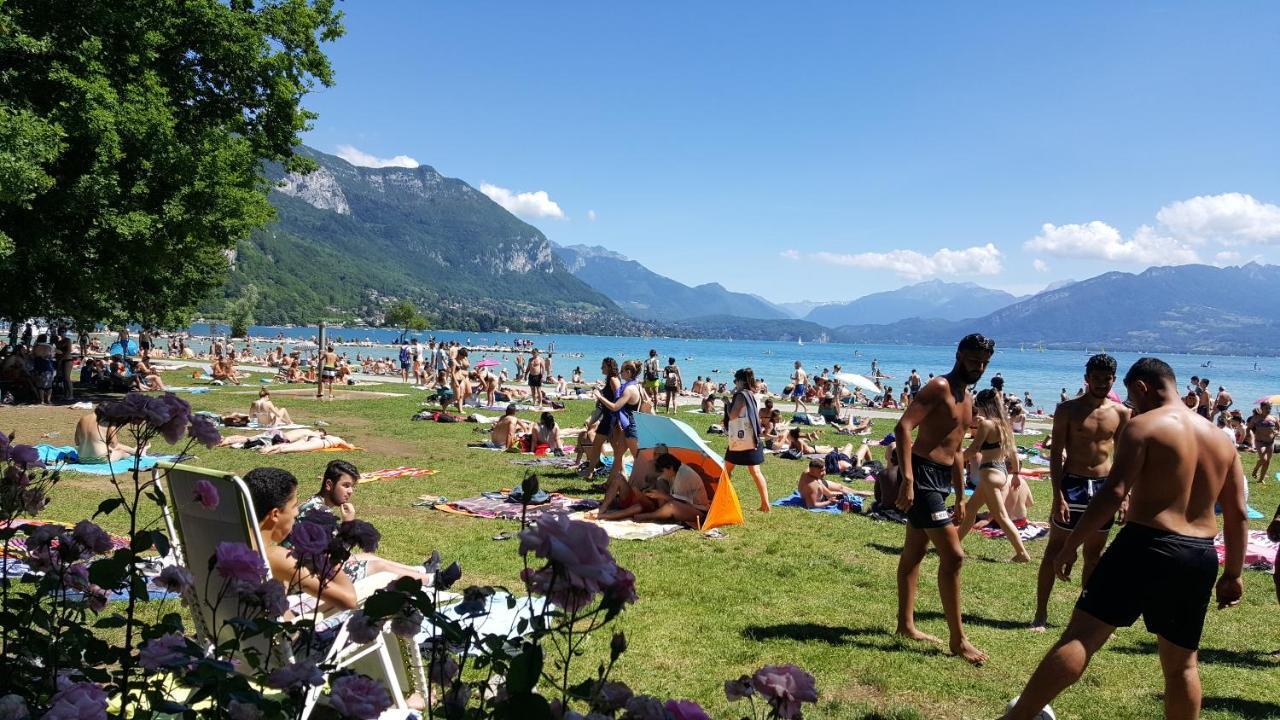 Au Bout Du Lac D'annecy